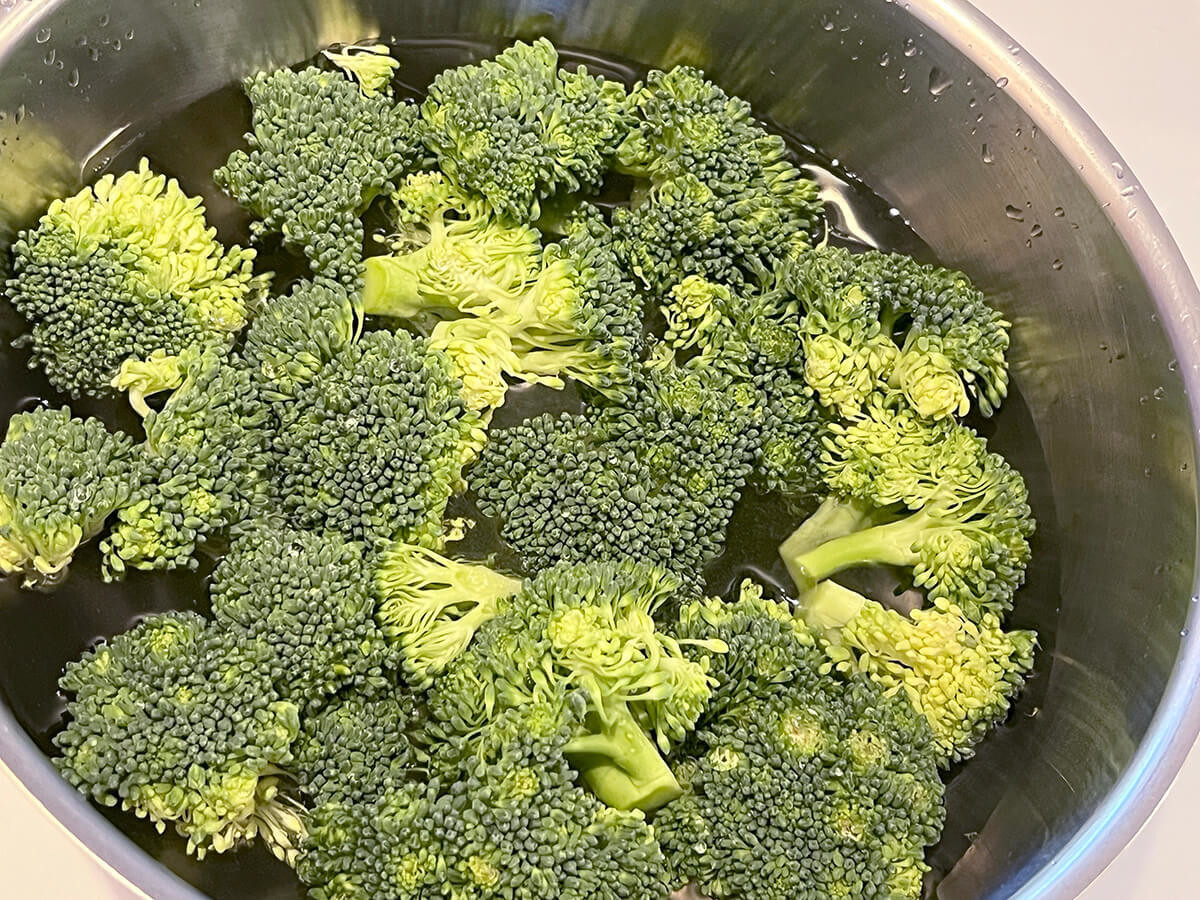 ブロッコリーと鶏肉の塩レモン炒め