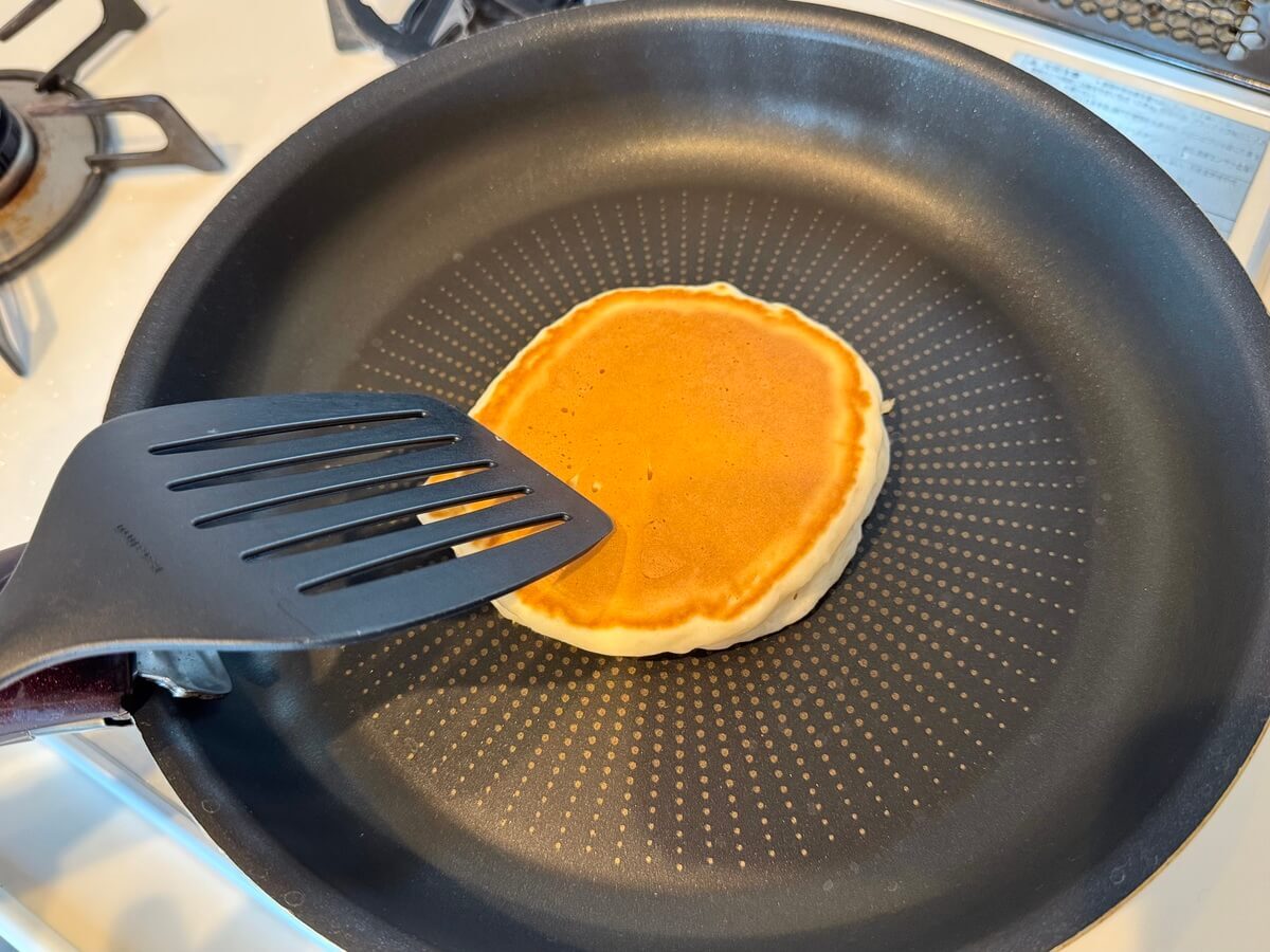 水だけでもちもちホットケーキ