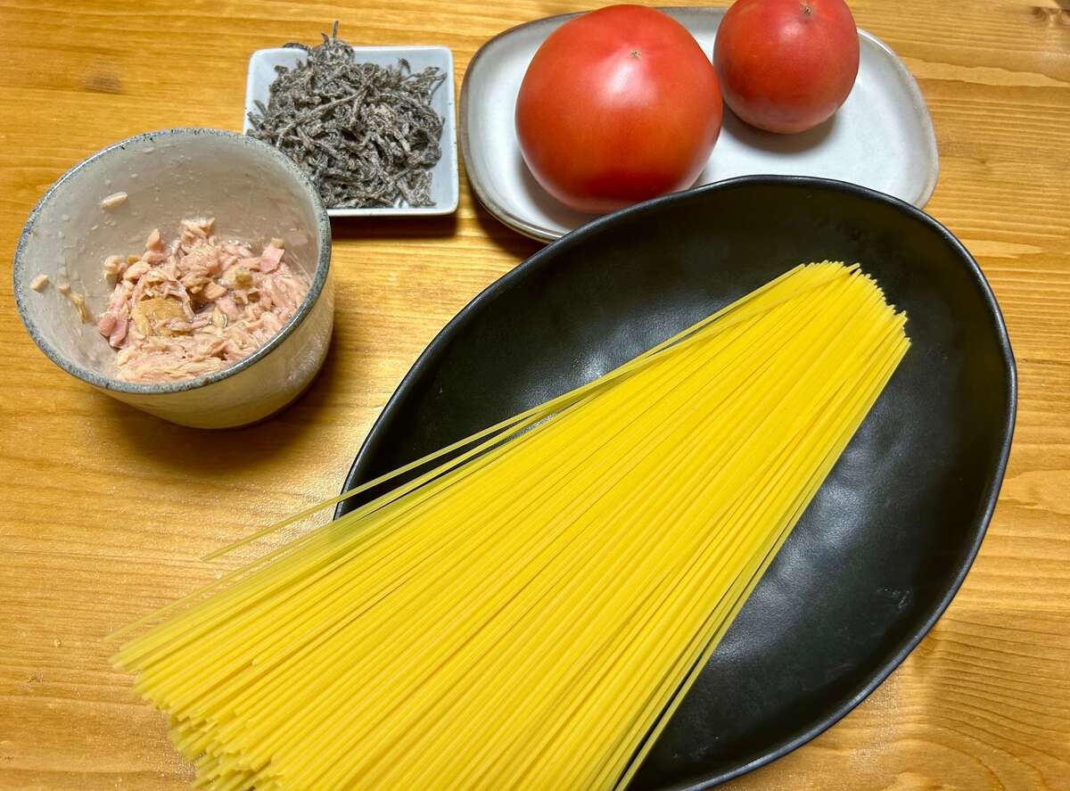 くらこん公式「塩こんぶで冷製和風トマトパスタ」