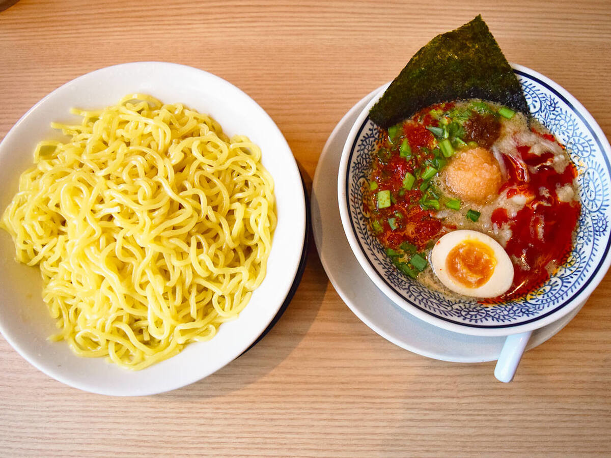 とろける半熟卵の旨辛肉つけ麺