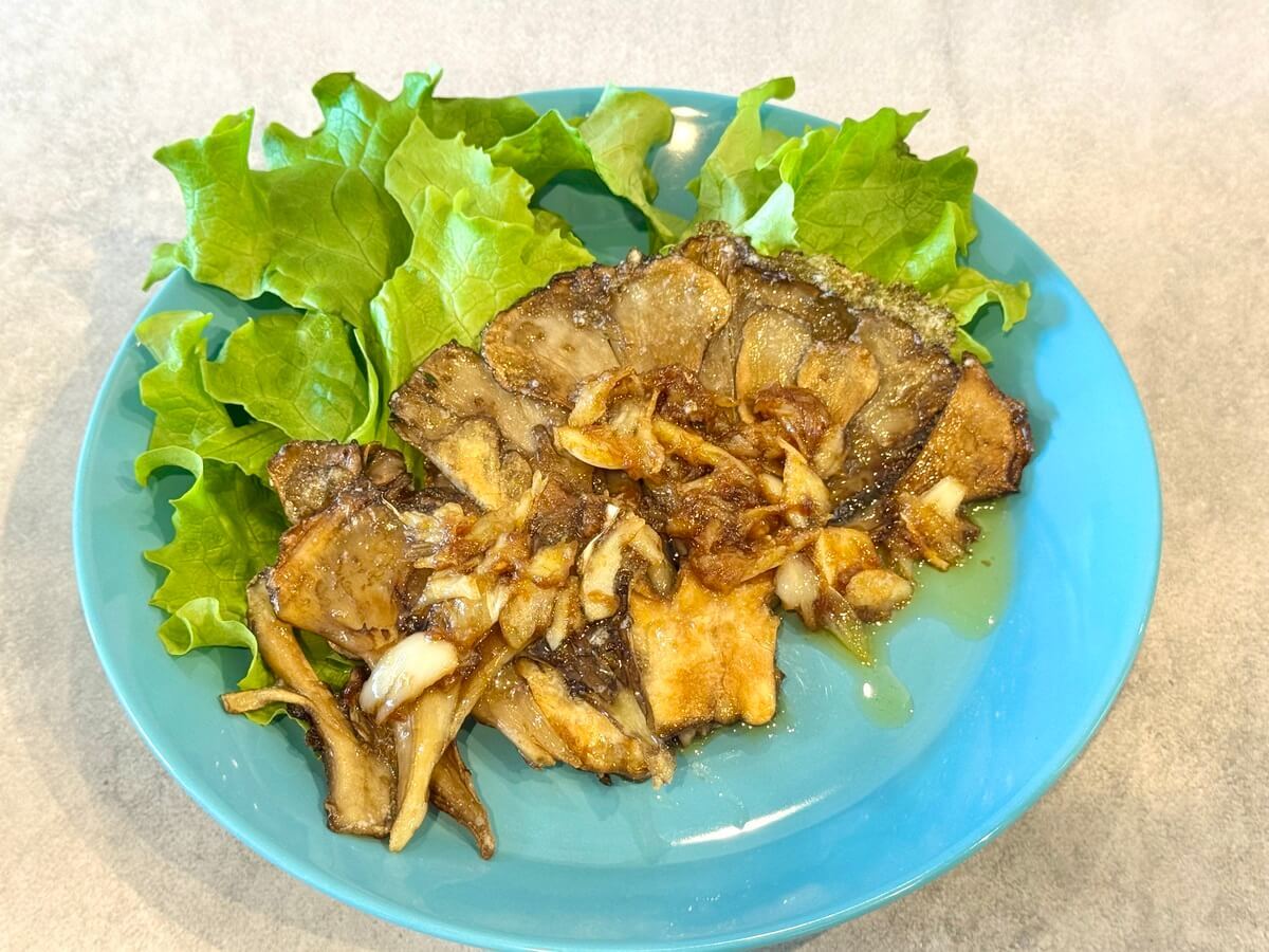 アキオさん「旨味凝縮!カリカリ舞茸のプレスステーキ」