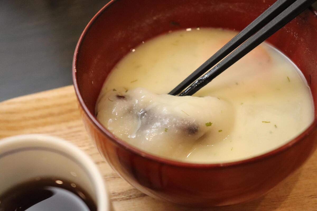 香川県の郷土料理「あんもち雑煮」