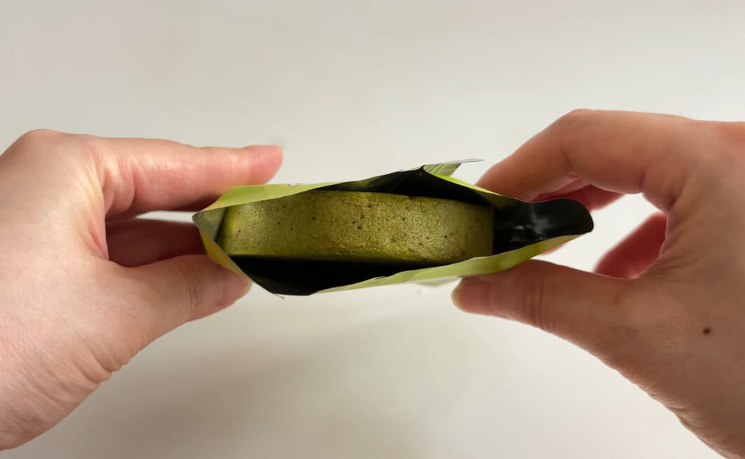 シャトレーゼ「バウムクーヘンすこやかの樹 宇治抹茶」