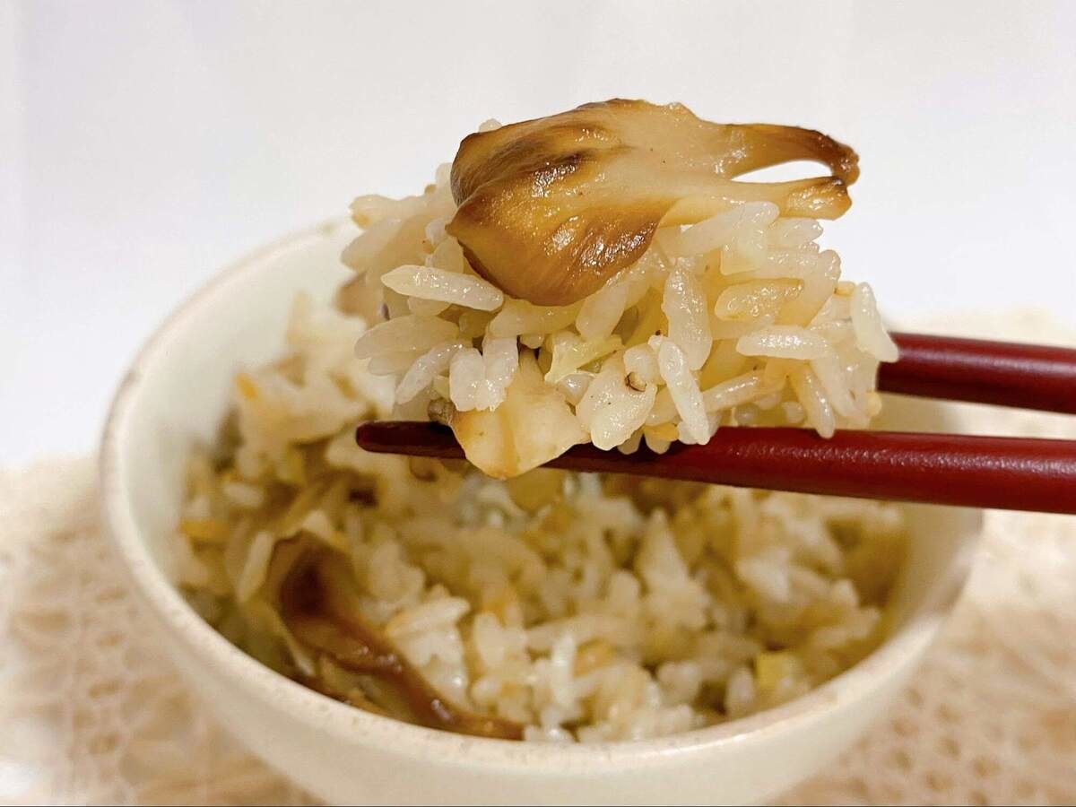 ユキグニファクトリー「まいたけのネギ塩炊き込みご飯」