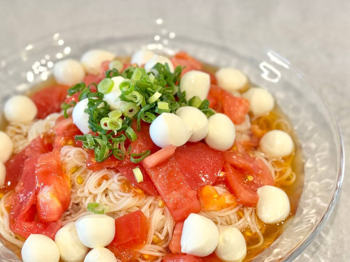 ひとくちモッツァレラとトマトのそうめん