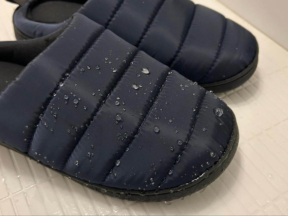 トライアルの「ダウン調サンダル」