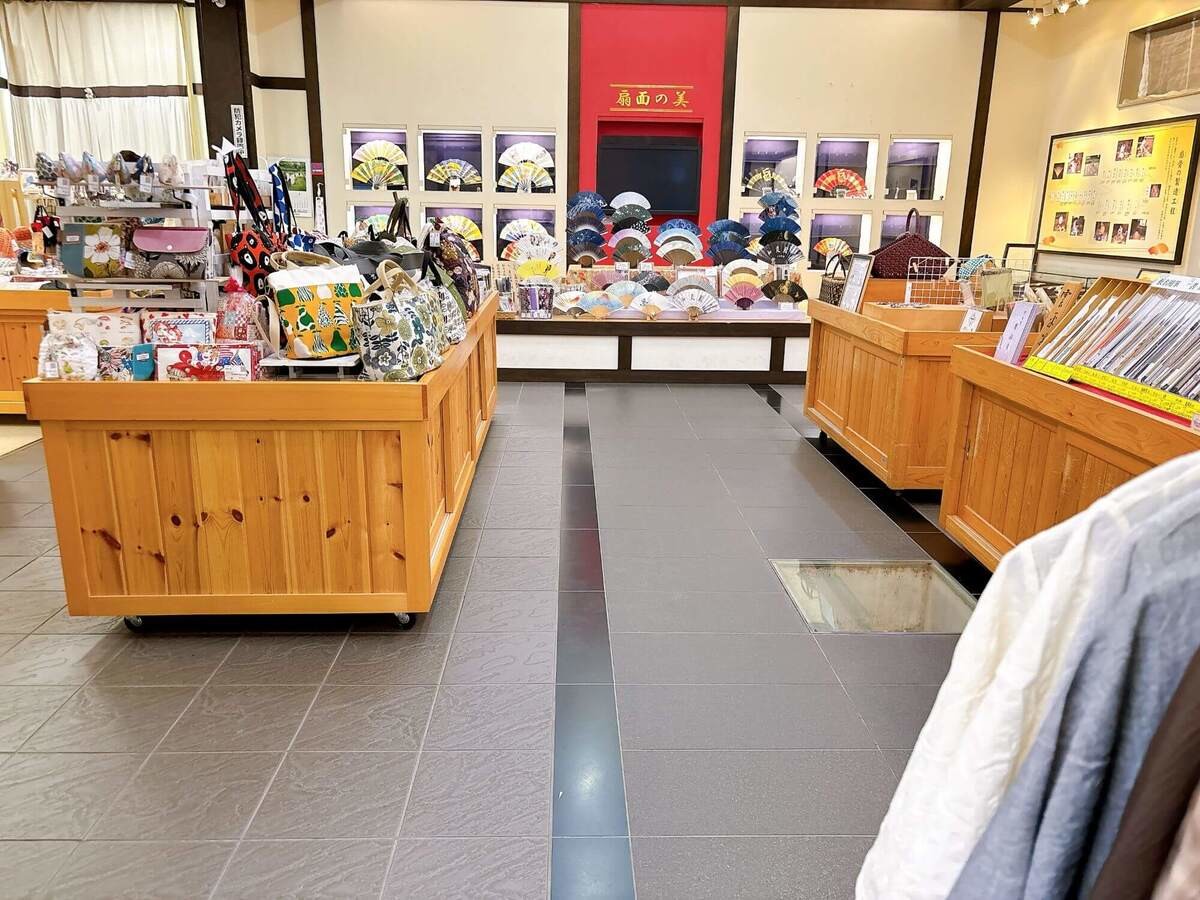 琵琶湖の恵みを感じる、開放的な道の駅「藤樹の里あどがわ」