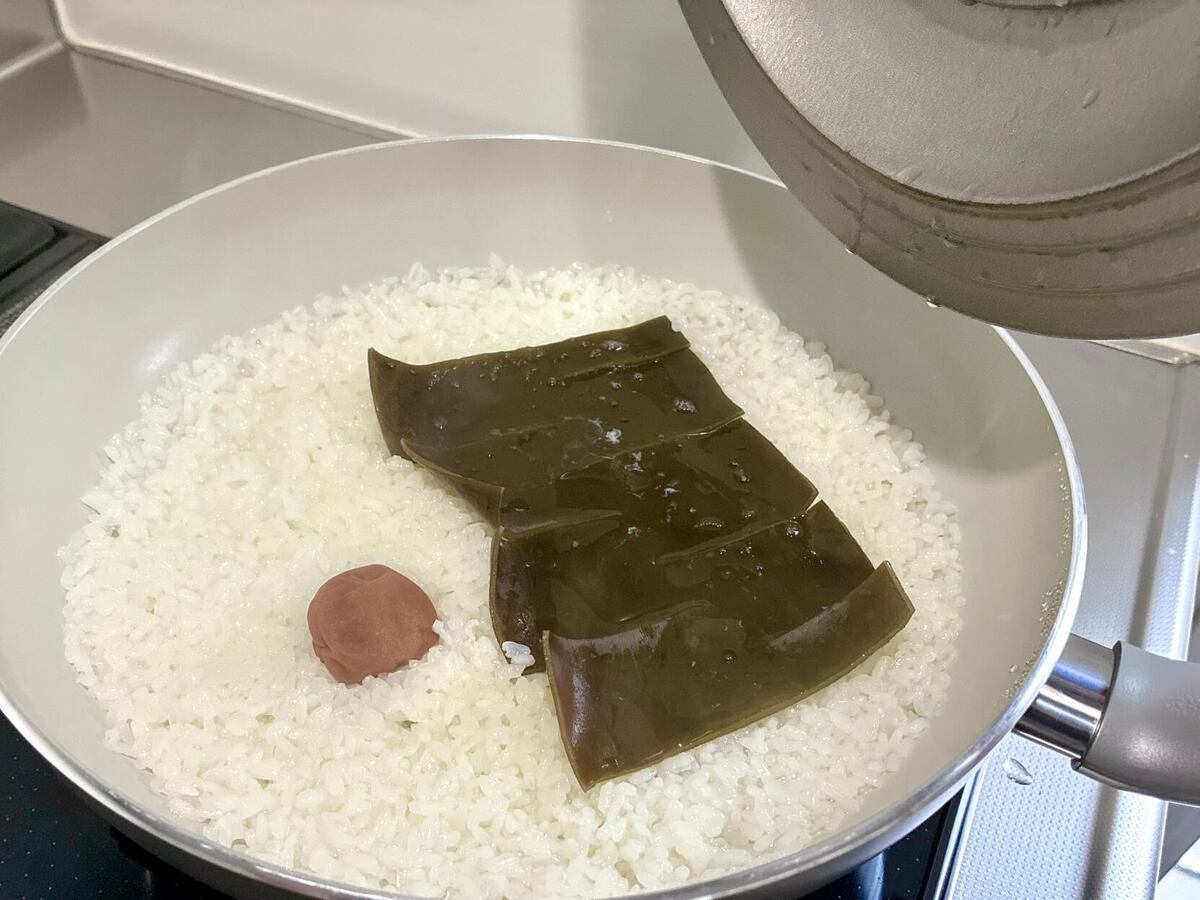 農林水産省「昆布と梅のおむすび」
