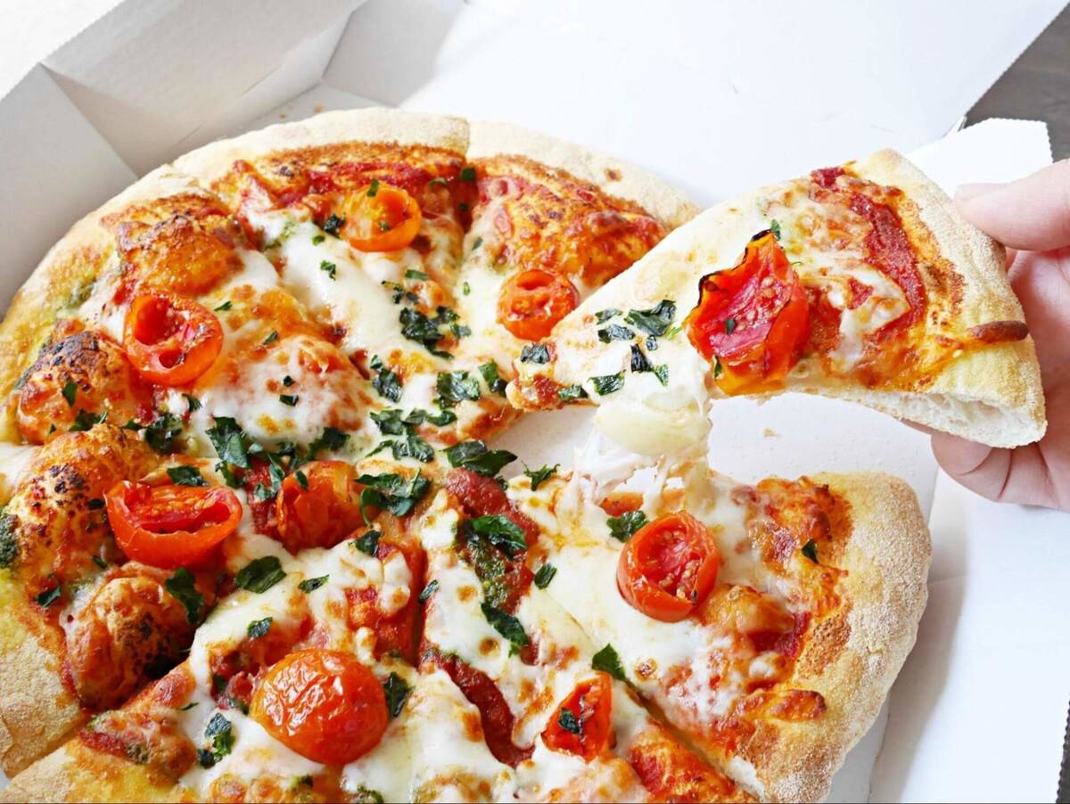 知らないと怖い！余ったピザで食中毒に？