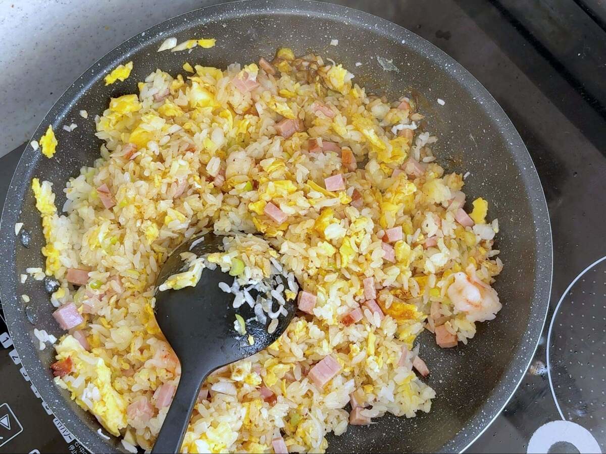 至高のぷりぷりエビチャーハン!!