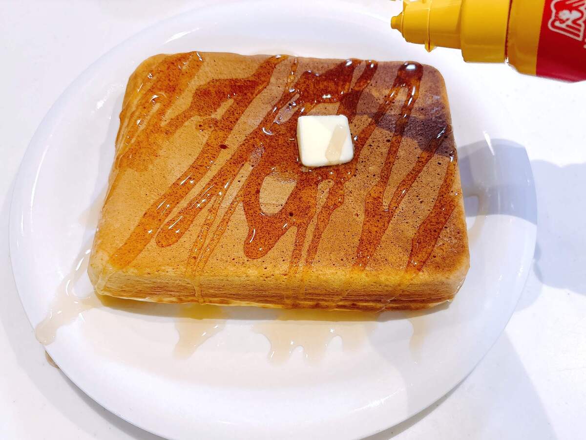 「四角い極厚ホットケーキ」