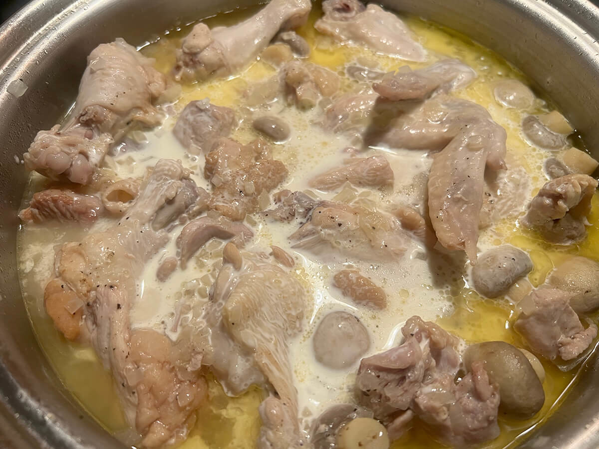 鶏肉の白ワイン煮込み