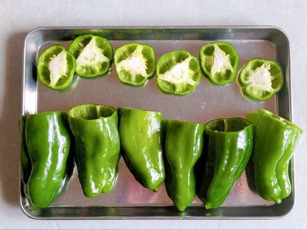 マロンさん「丸ごとピーマンのケチャップライス詰め」