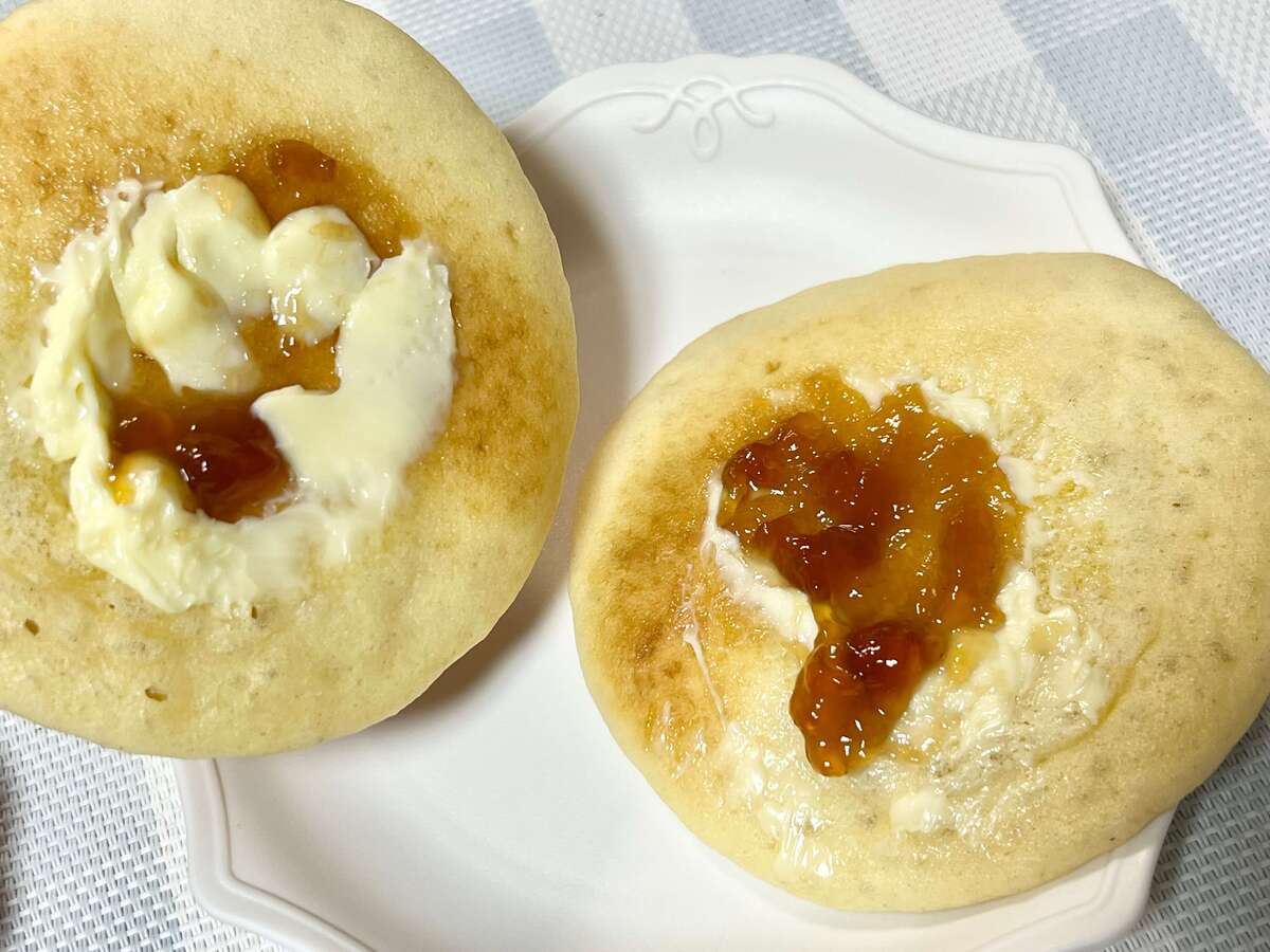 ファミチキをホットケーキでサンド！？