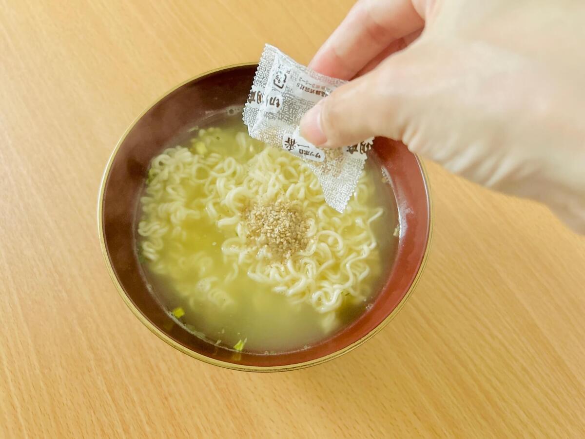 水卜麻美アナがやっている「袋麺の食べ方」