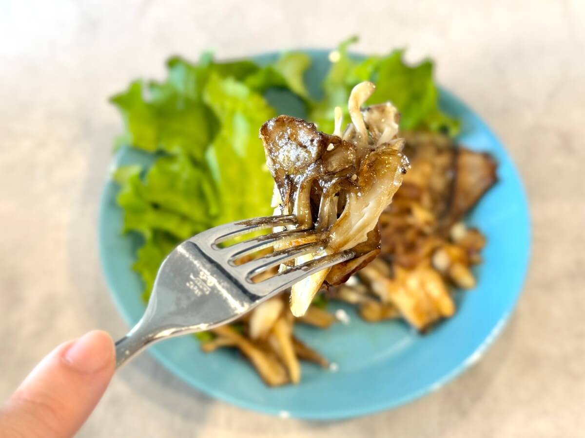 アキオさん「旨味凝縮!カリカリ舞茸のプレスステーキ」