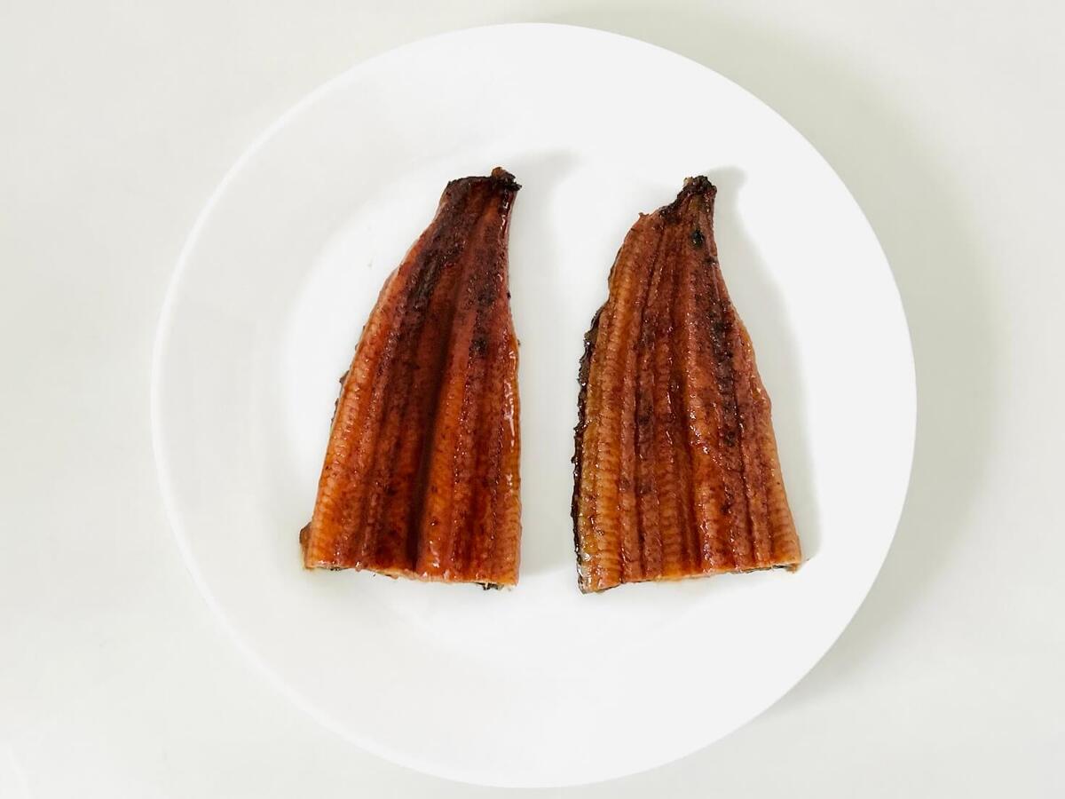 中国産うなぎ「平べったいvs厚い」食べ比べ！