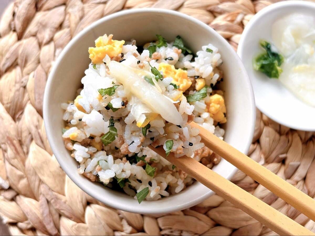 青じそと黒ごまのそぼろご飯