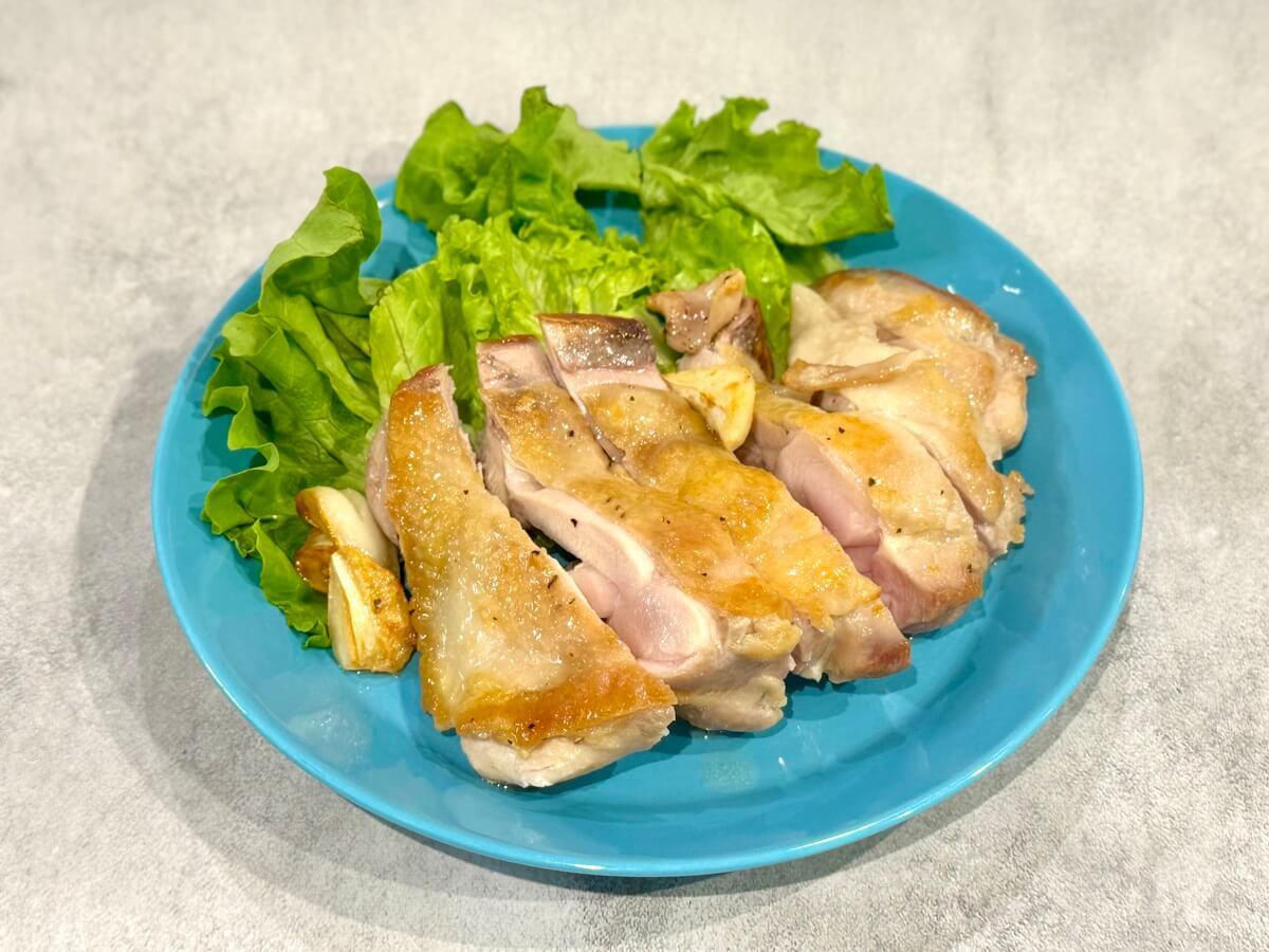 鳥羽周作さん「皮パリパリチキンステーキ」