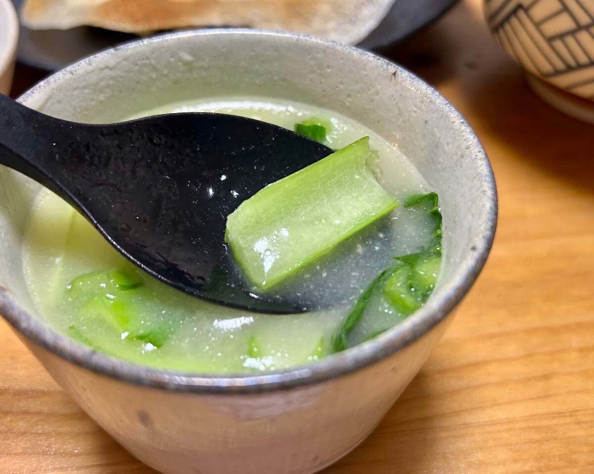 土井善晴さん「小松菜の炒め味噌汁」