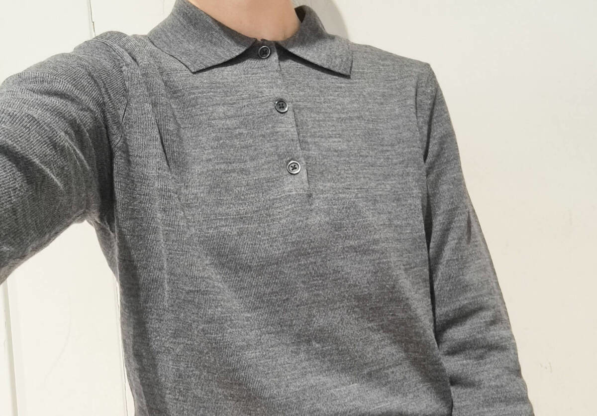 ユニクロ「メリノポロセーター」