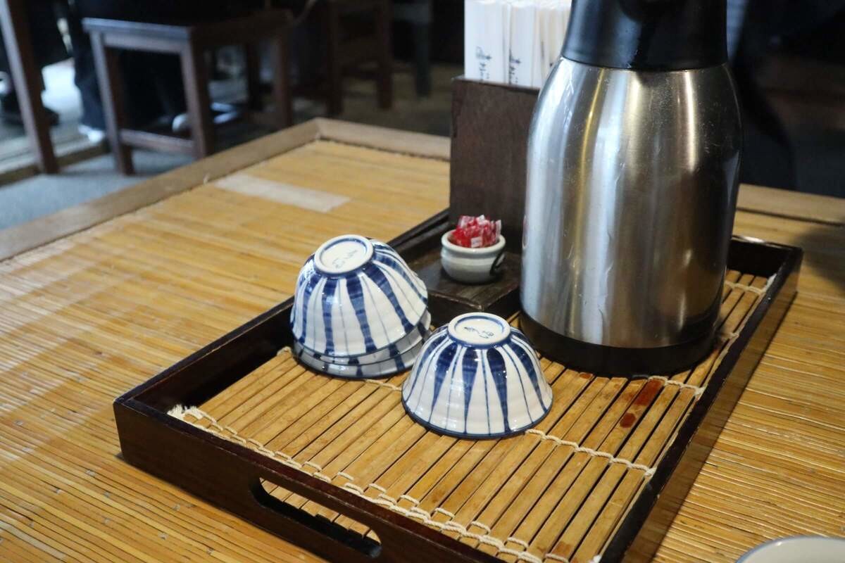 行列のできる人気店「ふくすけ」
