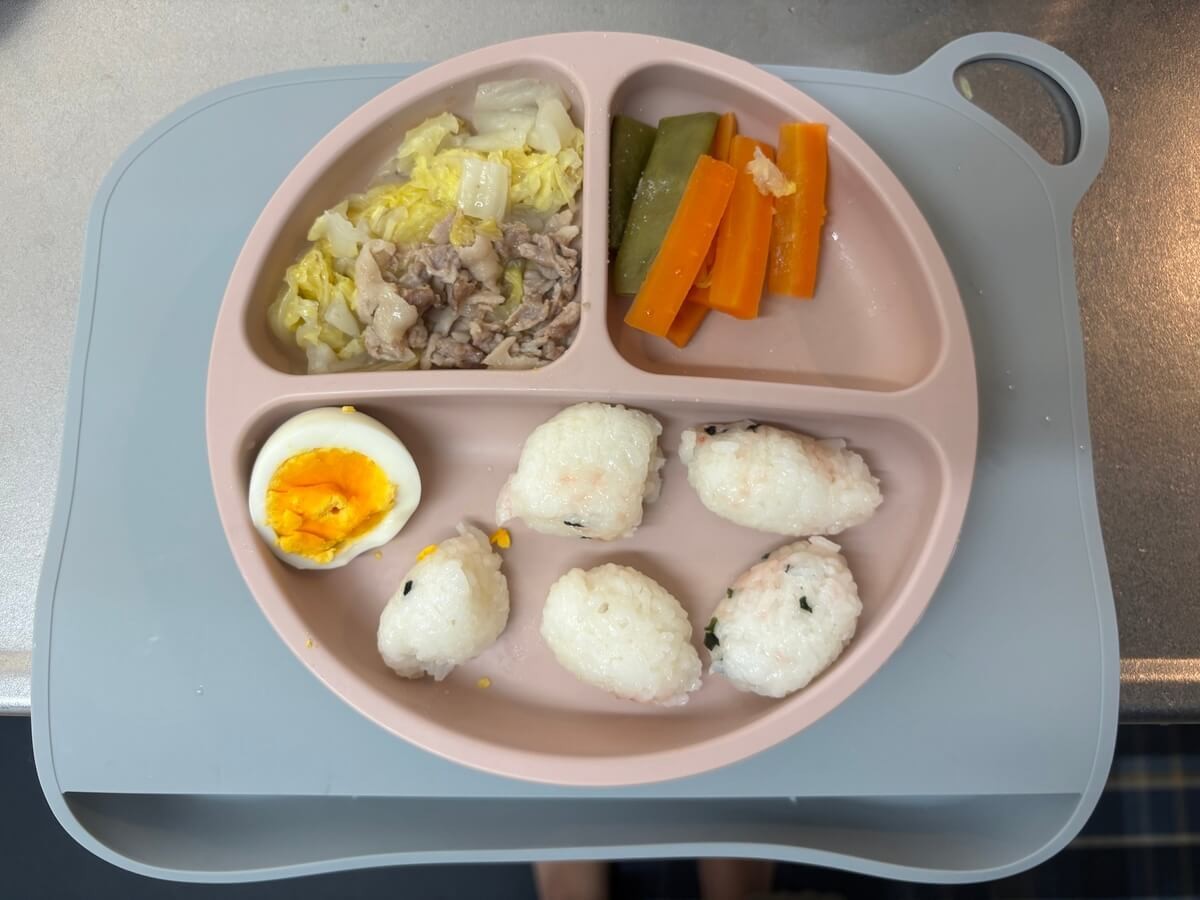 我が家の1歳児のワンパンご飯