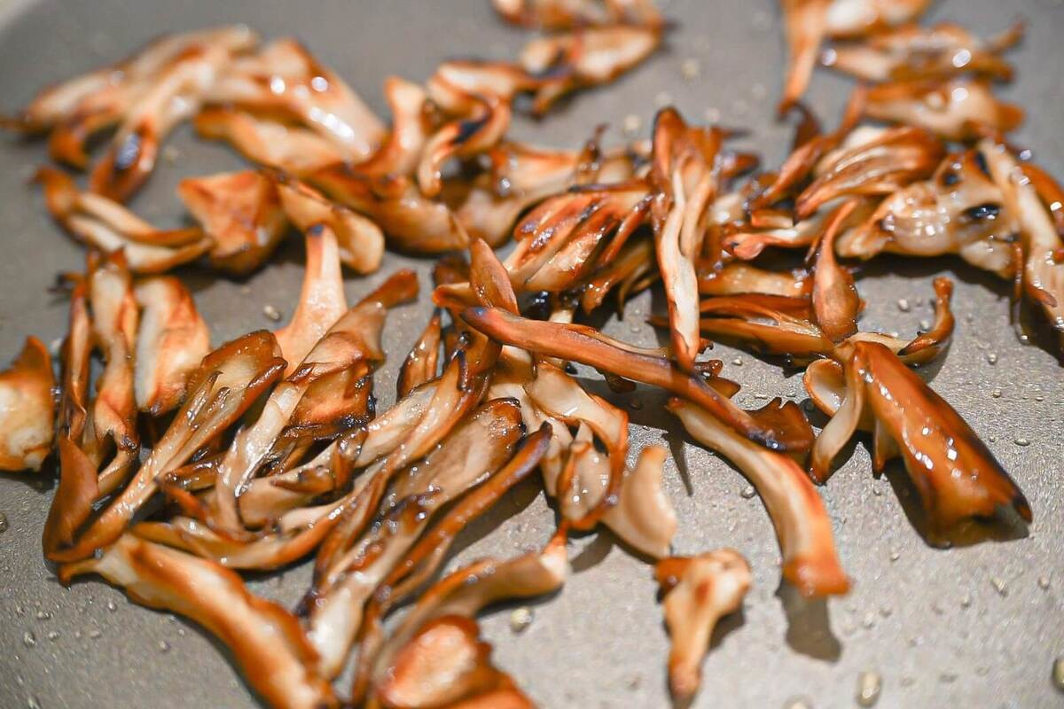 「まいたけチーズせんべい」