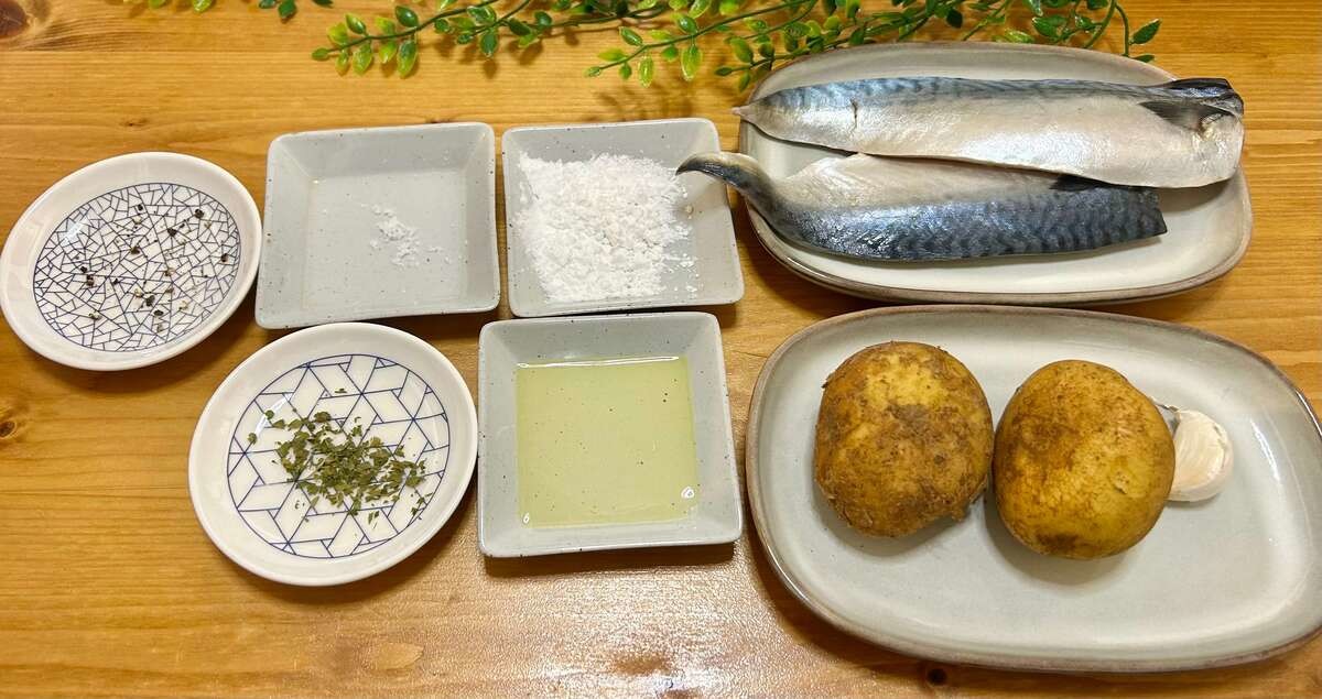 山本ゆりさん「塩サバとじゃがいものガーリック焼き」