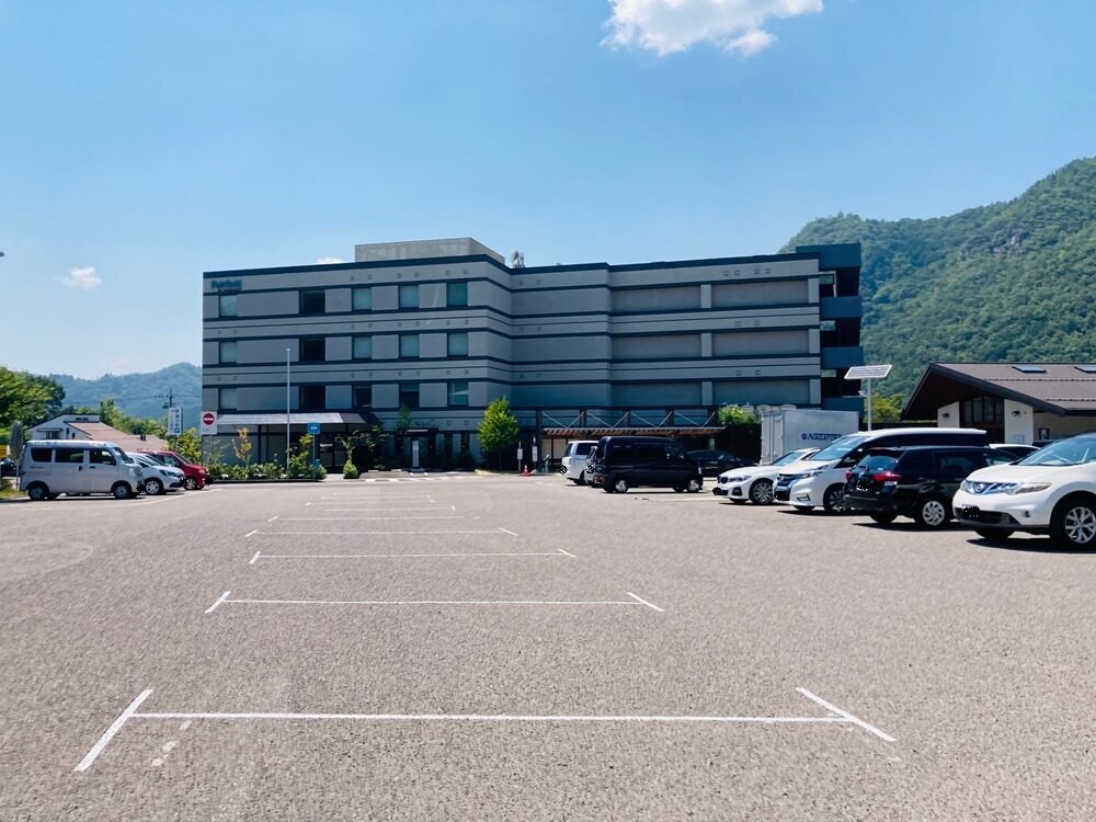道の駅 美濃にわか茶屋(みのにわかちゃや) とは？