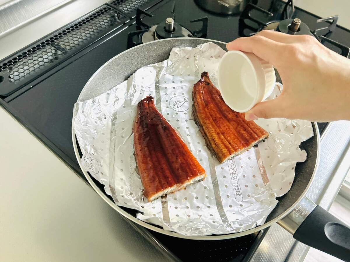 中国産うなぎ「平べったいvs厚い」食べ比べ！