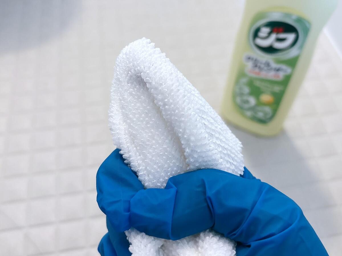 スニーカーの汚れを落とす方法