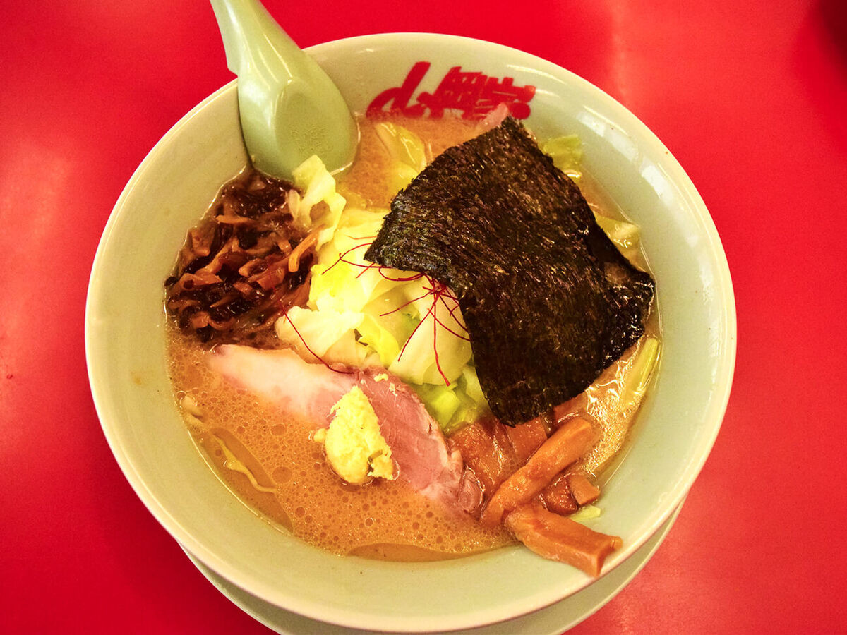 山岡家「濃厚白みそとんこつラーメン」発売初日に実食レポ