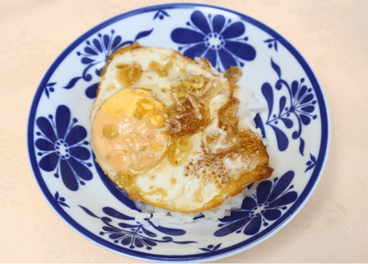 「目玉焼きネギたっぷりたれ漬け」