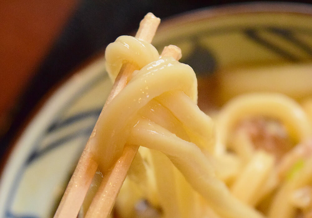 平日なのに混雑する丸亀製麺