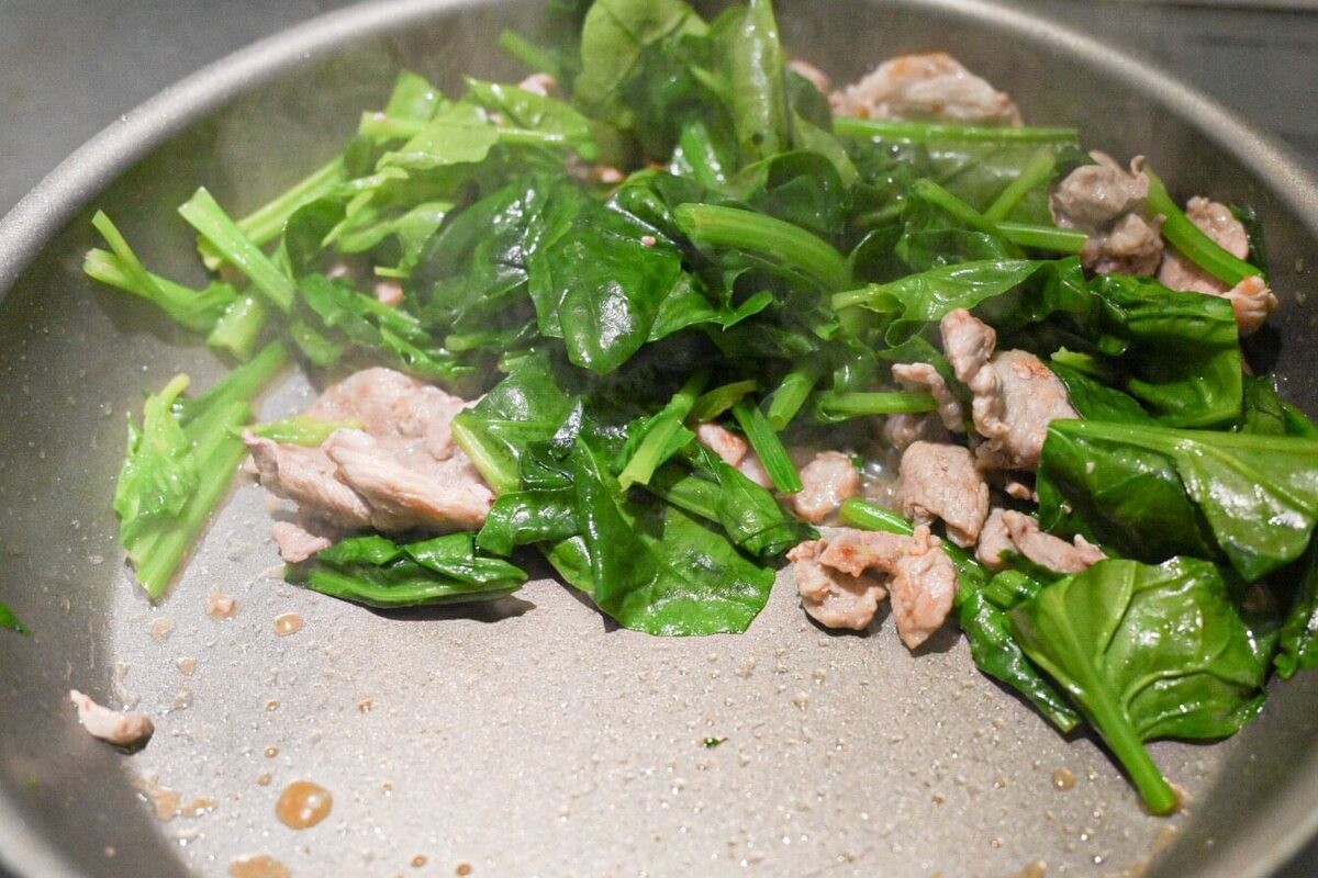 ミツカン「豚肉とほうれん草のとろたまバタぽん炒め」