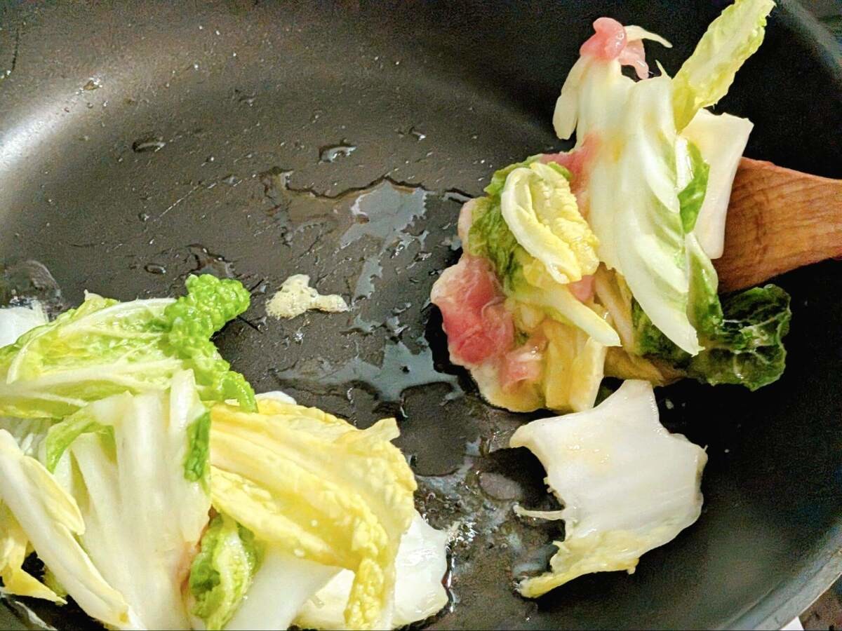 長谷川あかりさん「白菜と豚バラ肉のふんわり卵焼き」