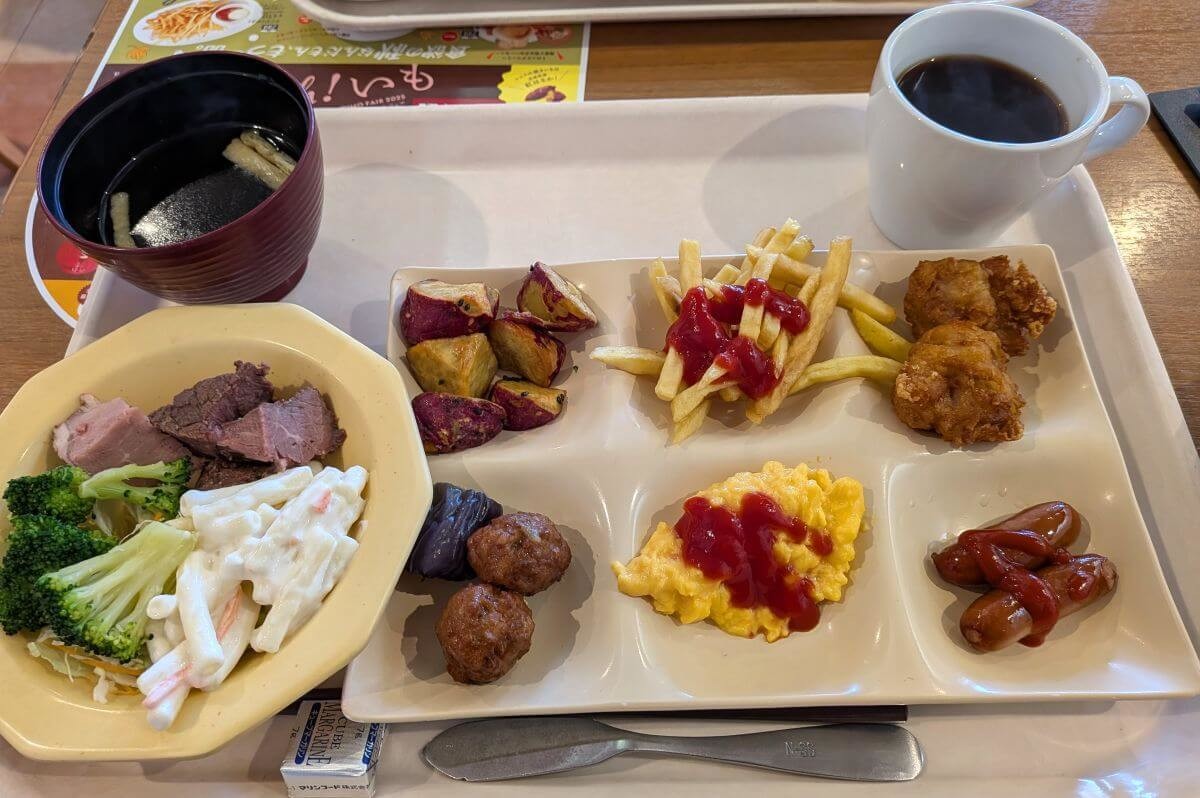 「ココスの朝食バイキング」の充実ぶりとおすすめポイント