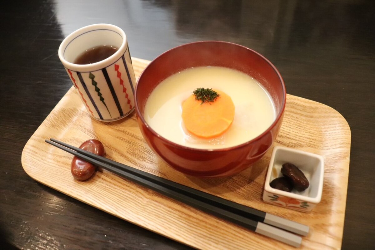 香川県の郷土料理「あんもち雑煮」