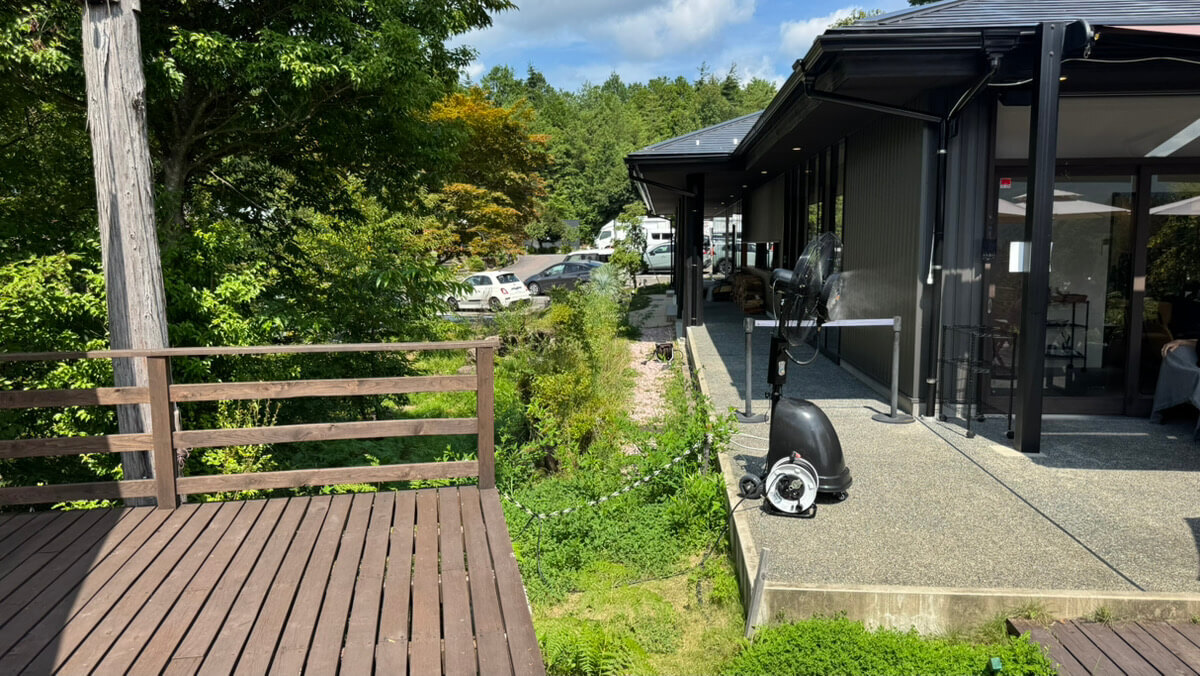 山間のカフェ「CROCE season2」