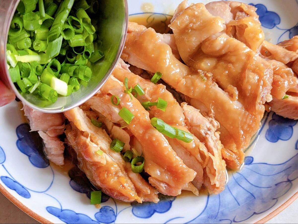 山本ゆりさん「解凍不要！レンジで鶏チャーシュー」のレシピ