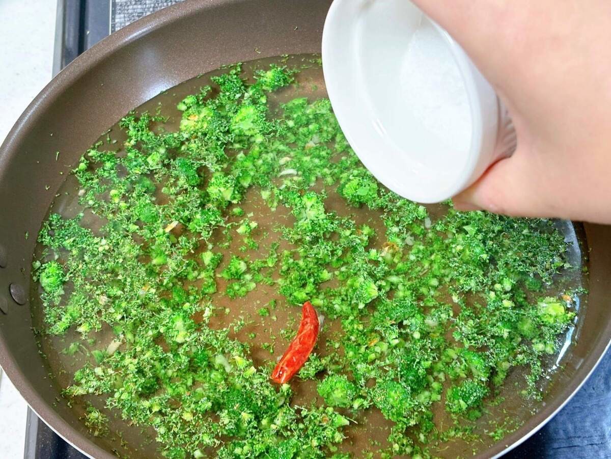 和田明日香さん「削りブロッコリーソースのパスタ」のレシピ