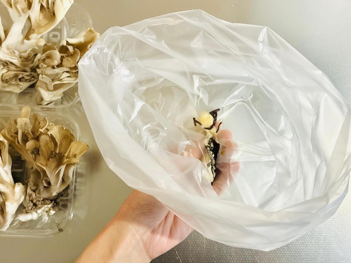 衣が美味しい 雪国まいたけの塩昆布唐揚げ