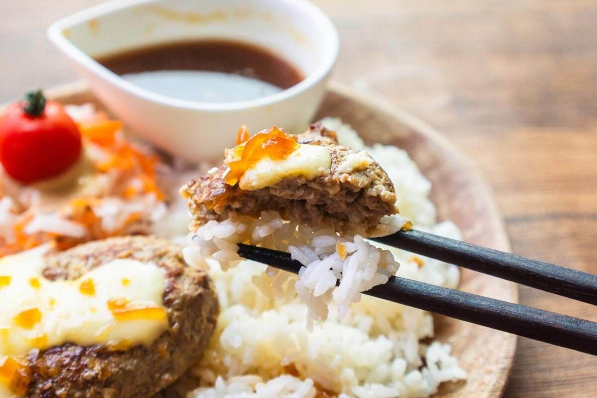 「元店長がこっそり教えるびっくりドンキーのハンバーグ」のレシピ