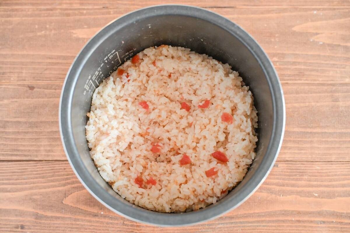 「梅干しだけ！炊き込みごはん」のレシピ
