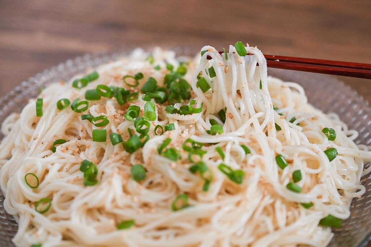セブンプレミアム「やみつきのうま塩だれ素麺」のレシピ