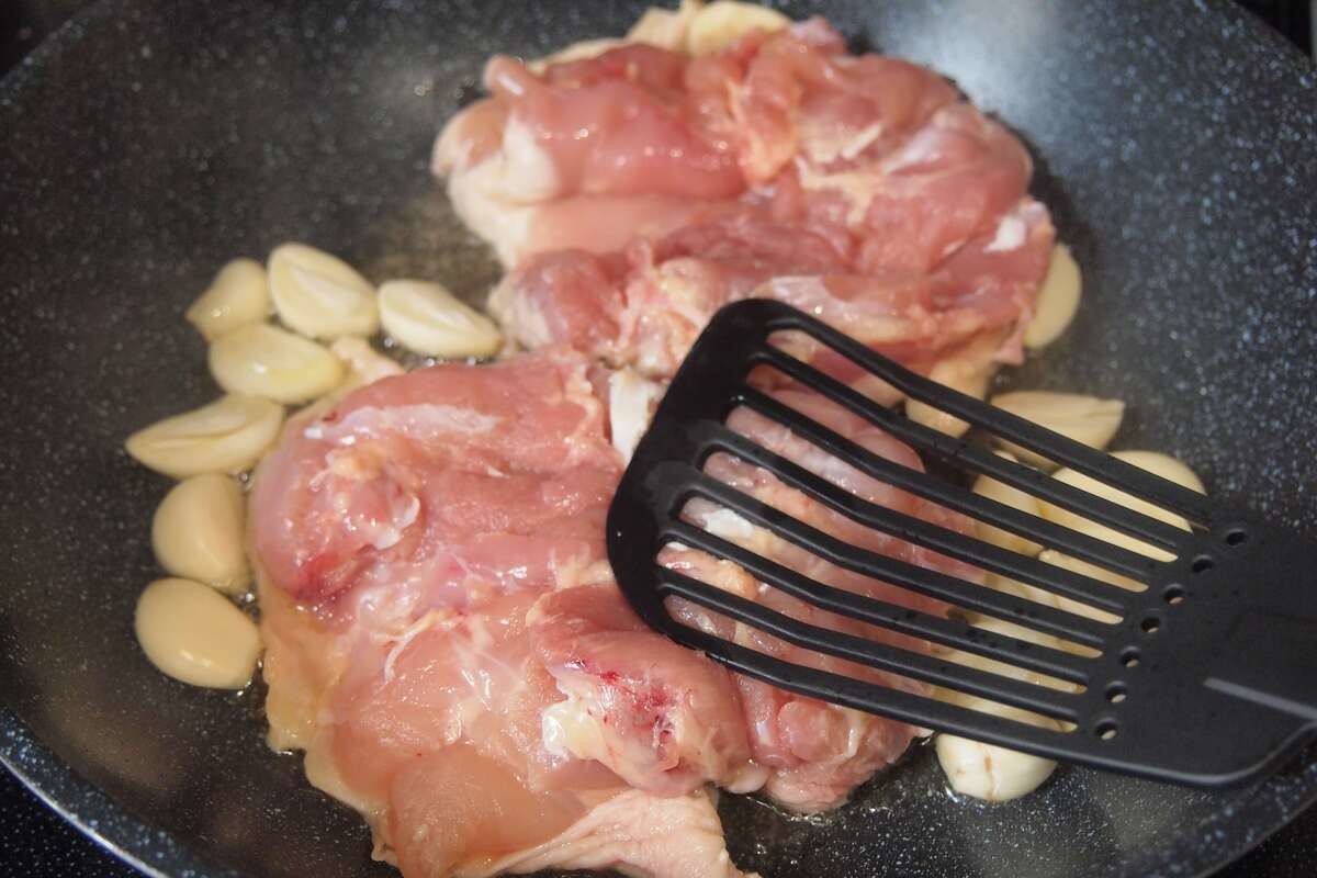 にんにく山のもも肉
