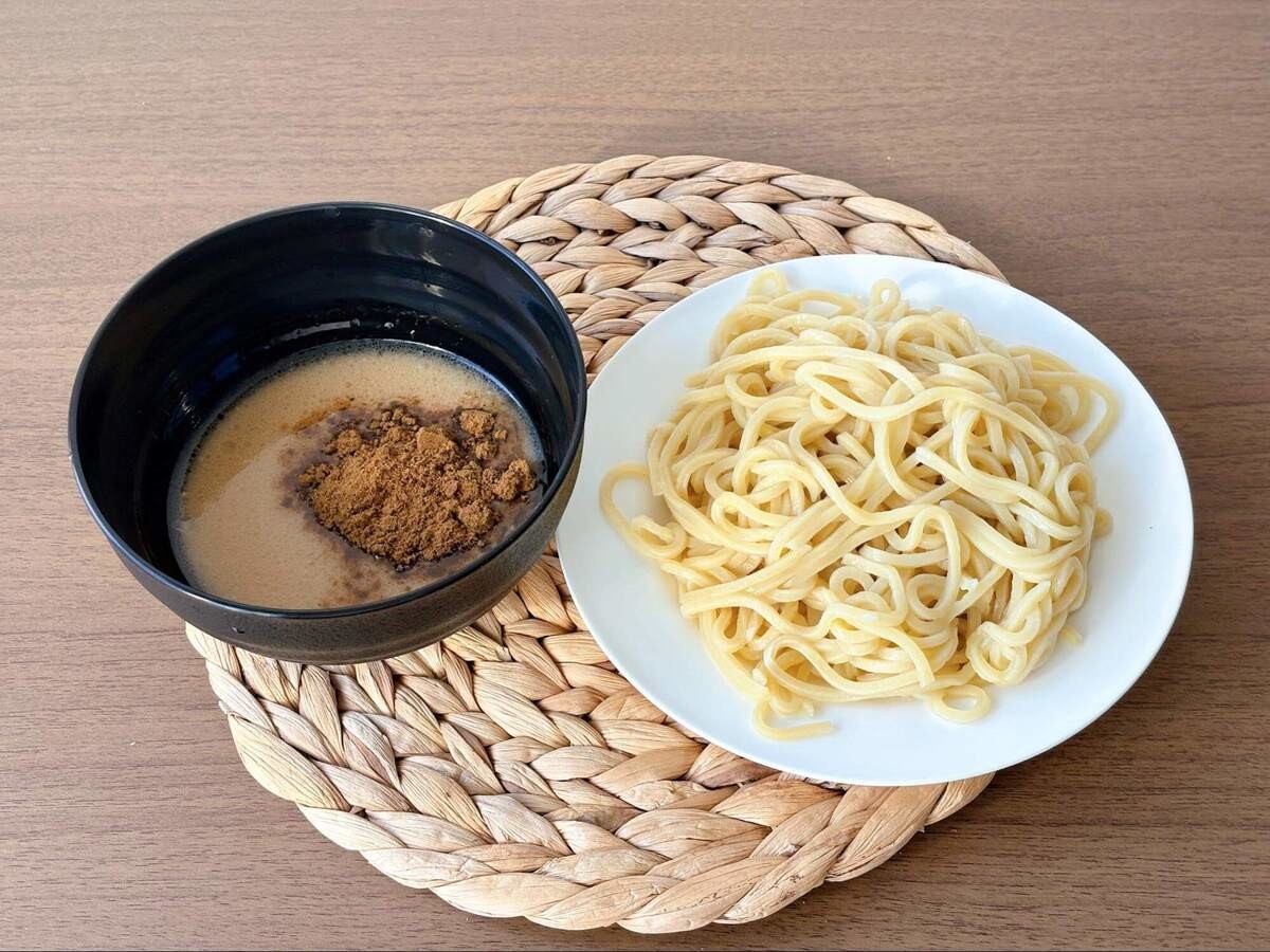 コスモス専売品の冷凍ラーメン