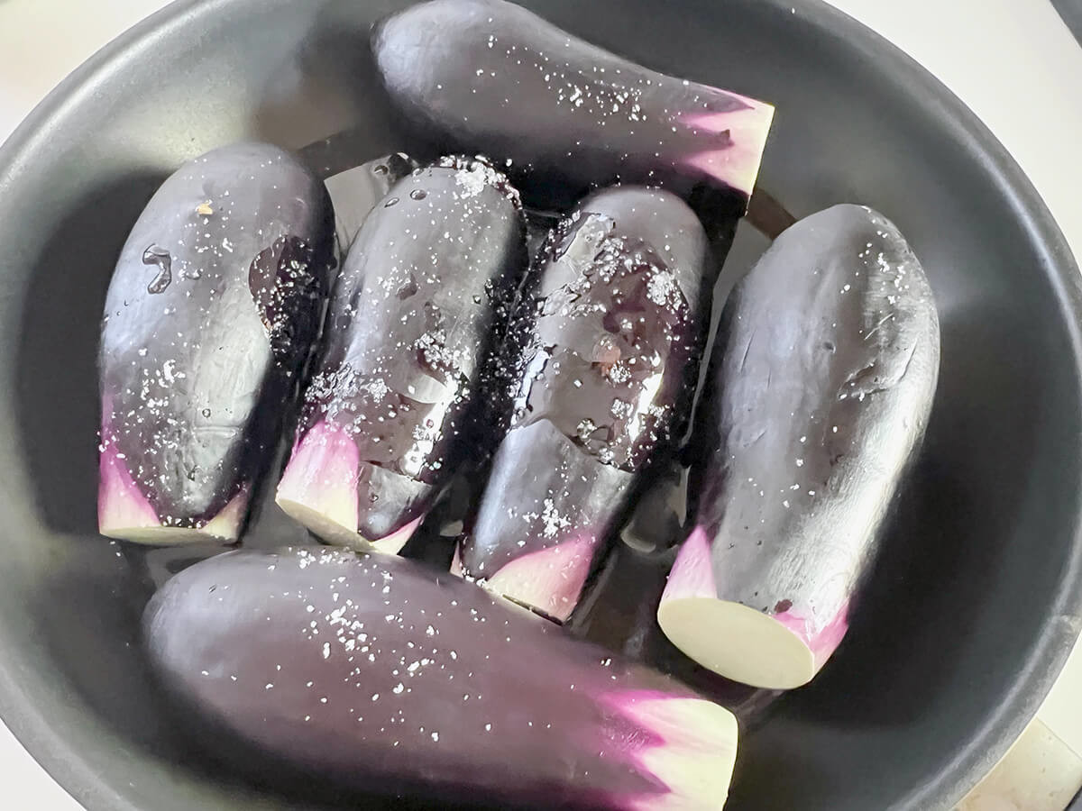 なすと豚しゃぶのおろしにんじんあえ