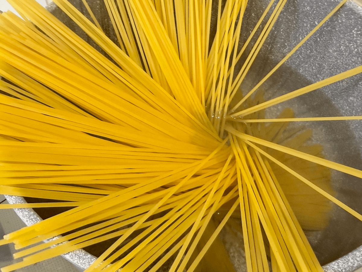 弓削啓太さん「超時短でできる絶品トマトソース」